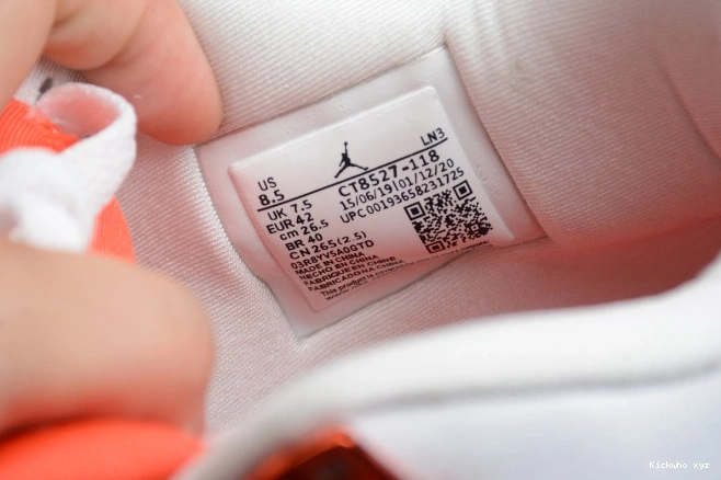 4 Jordan Air Team OrangeCT8527-118 0725